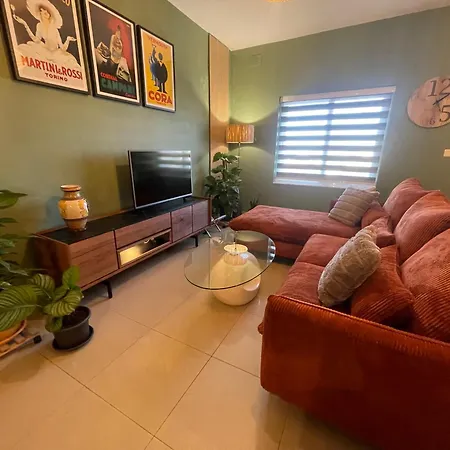 'aja' On Etna Street * メーリッハ