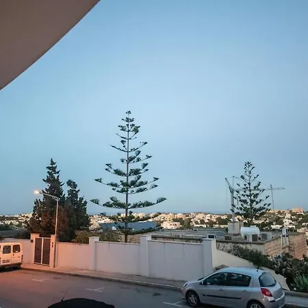 Appartement 'aja' On Etna Street Mellieħa