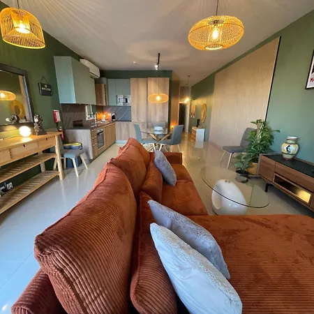 'aja' On Etna Street Appartement